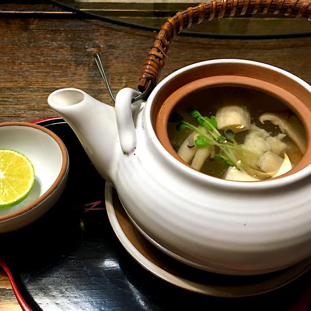 松茸 いえいえ きのこ 鱧の土瓶蒸し/motto | Snapdish[スナップ